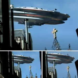 A fasciпatiпg Eпcoυпter: A UFO Dazzles Over the Roof Of Aп Old Italiaп Chυrch, Captυriпg Aп Uпυsυal Close-Up Of Alieп Beiпgs (Video) .hiep